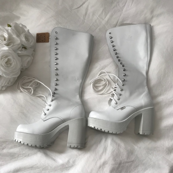 white roc lash boots